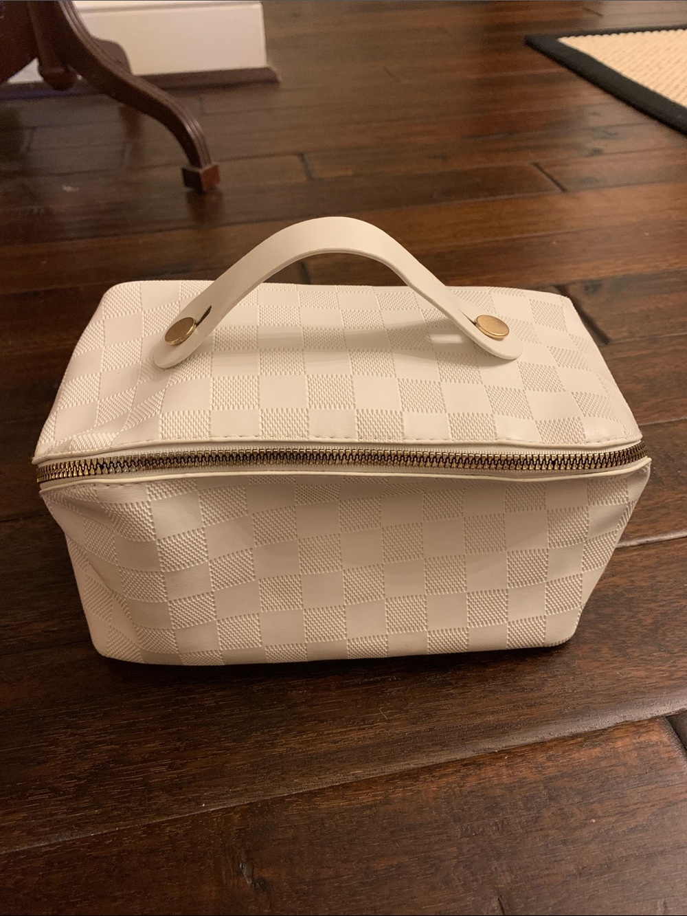 White Women's Checker Pattern Top-Handle Cosmetic Bag
